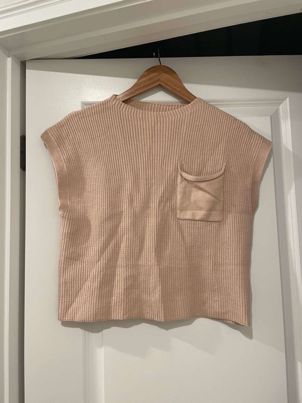 Tan mock neck Sleeveless Knit Pocket Top large fits like a medium
